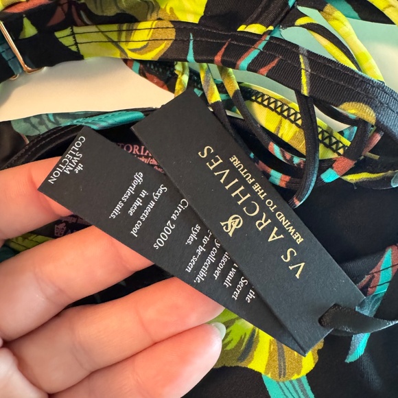 Victoria’s Secret Bikini Set Tropical Push Up Size Medium, 34D New With Tags - Picture 3 of 11